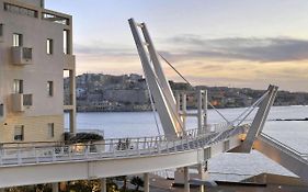 Seafront Lux Apart Inc Pool, Upmarket Area